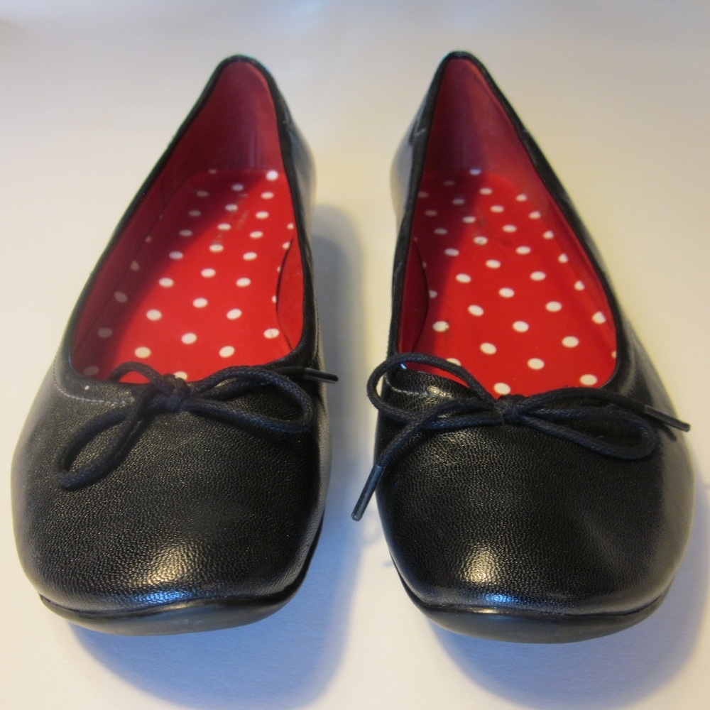 Kenneth Cole Reaction Black ballet flat size 7
